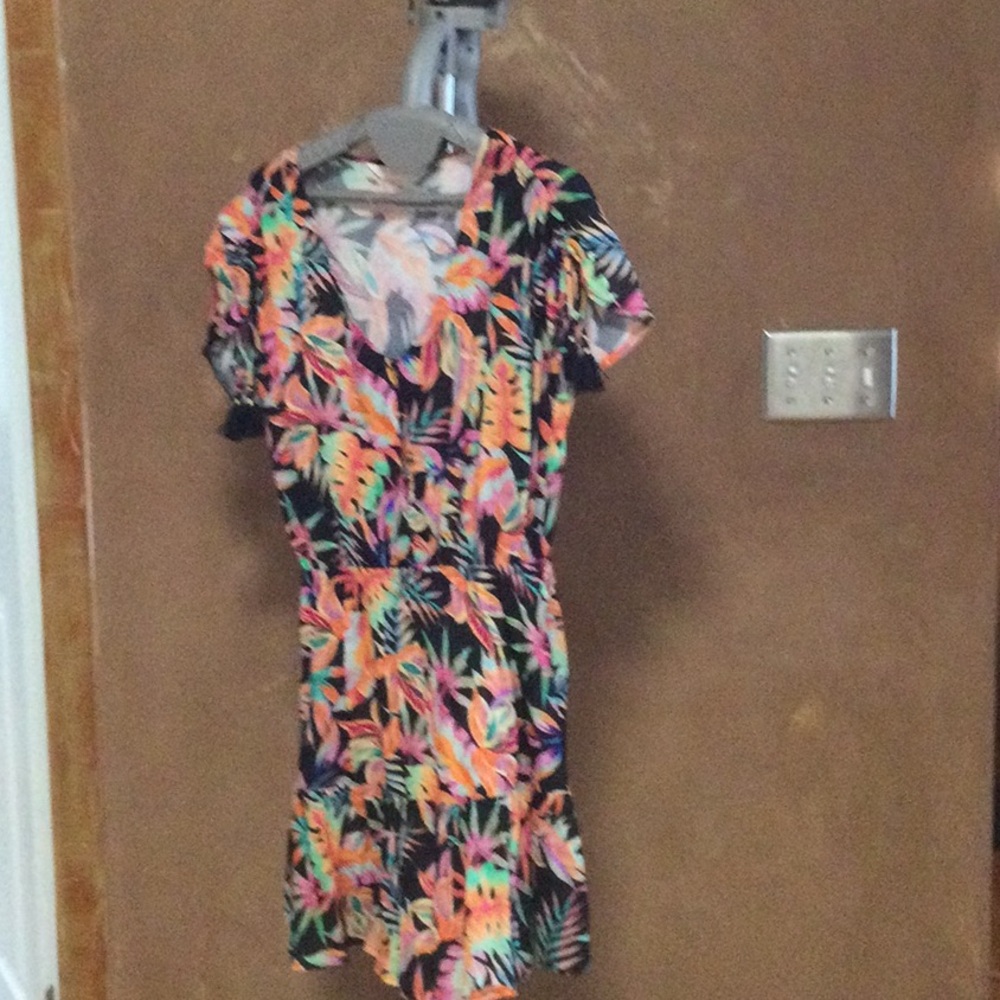 La Blanca swim suit cover up or wear as a dress.